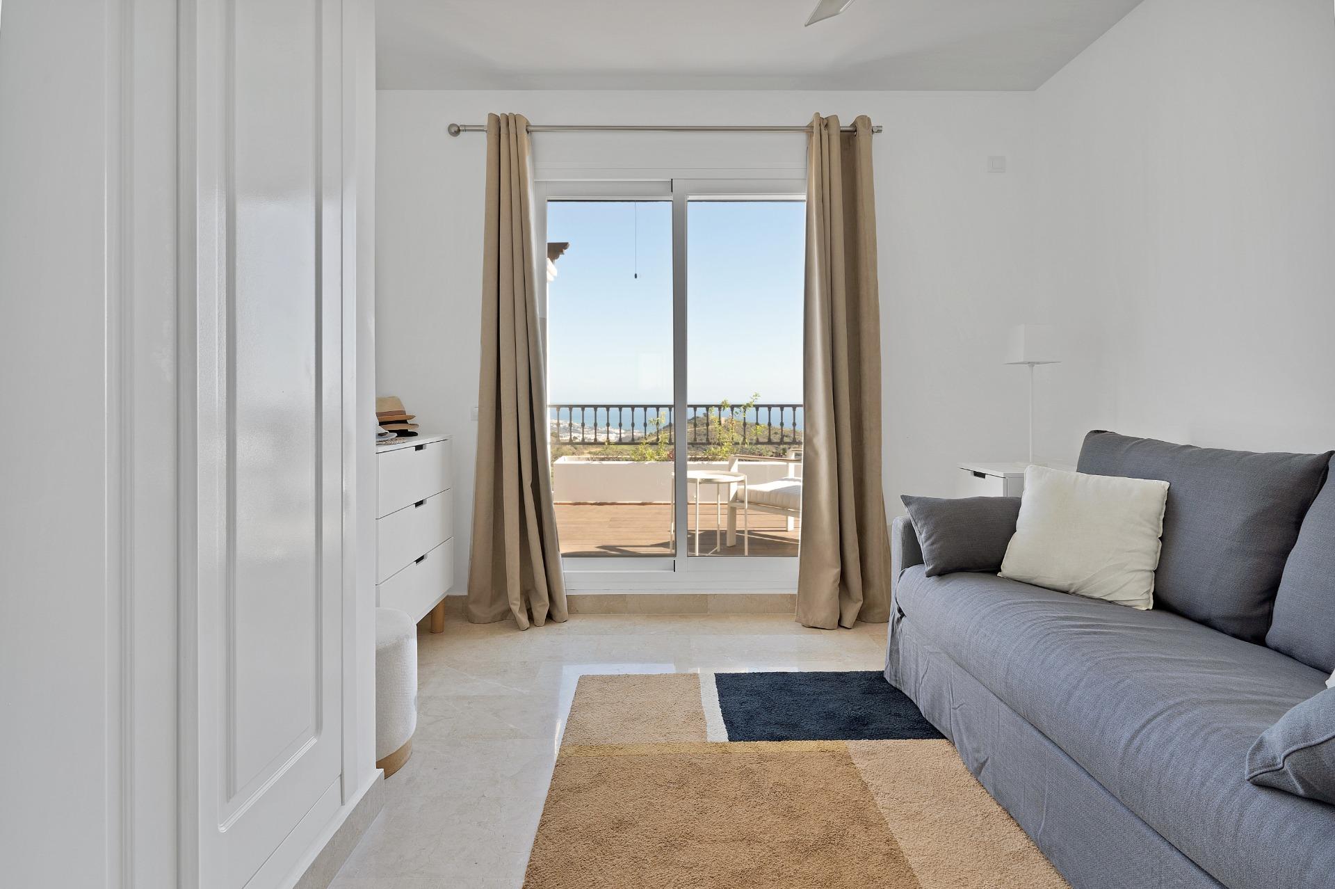 2 Bedroom Penthouse in Mijas - Photo 27