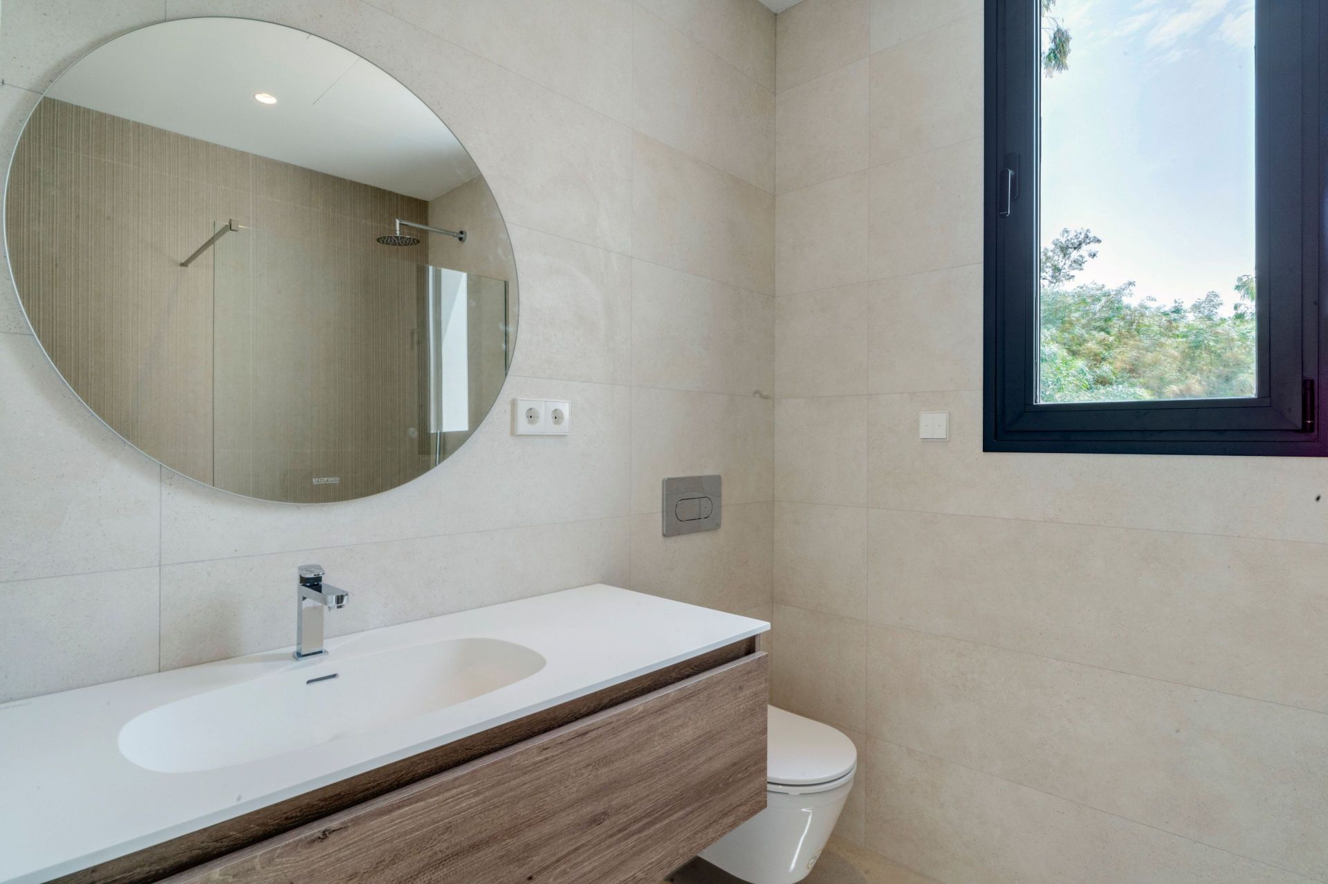 5 Bedroom Villa in Estepona - Photo 39