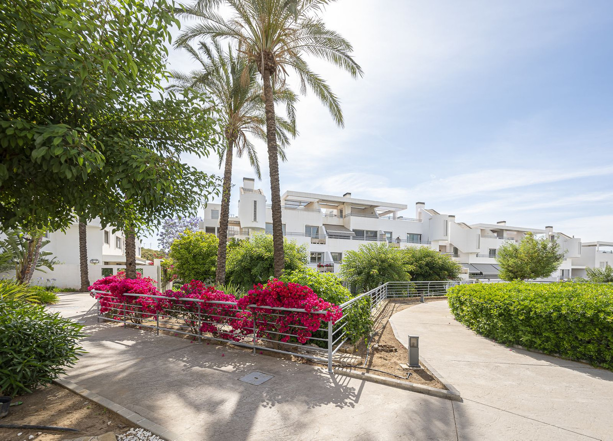 5 Bedroom Penthouse in Mijas - Photo 48