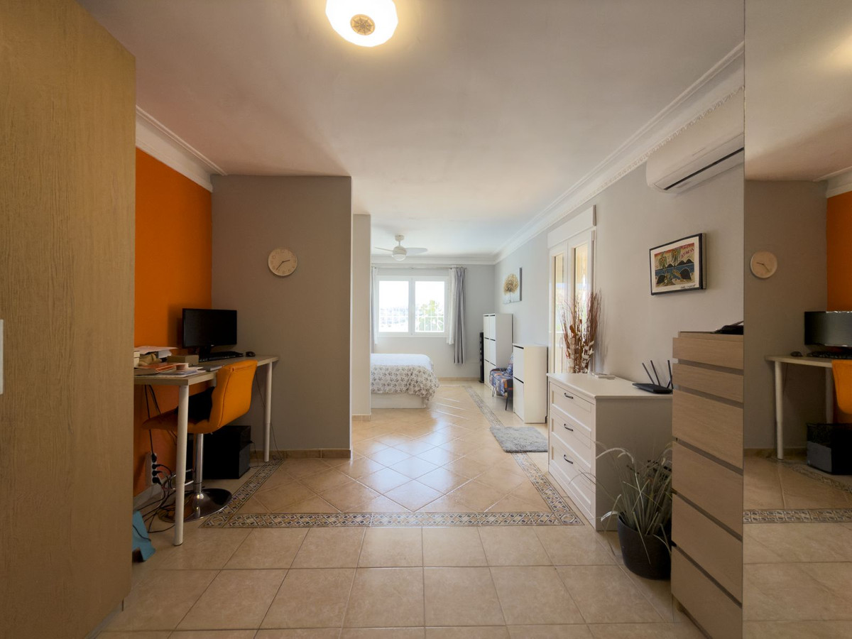 5 Bedroom Villa in Coín - Photo 56