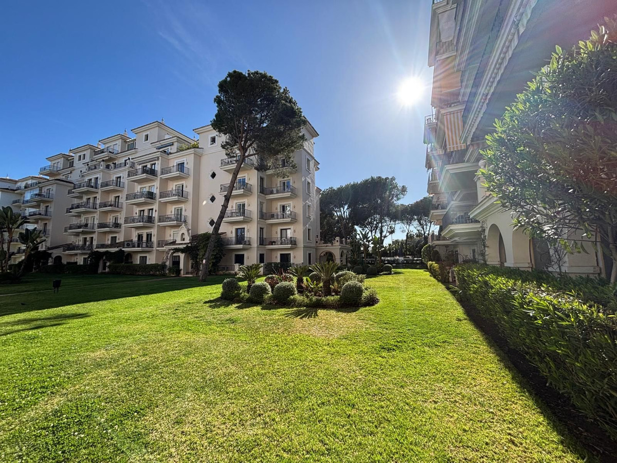 3 Bedroom Apartment in Marbella - Photo 23