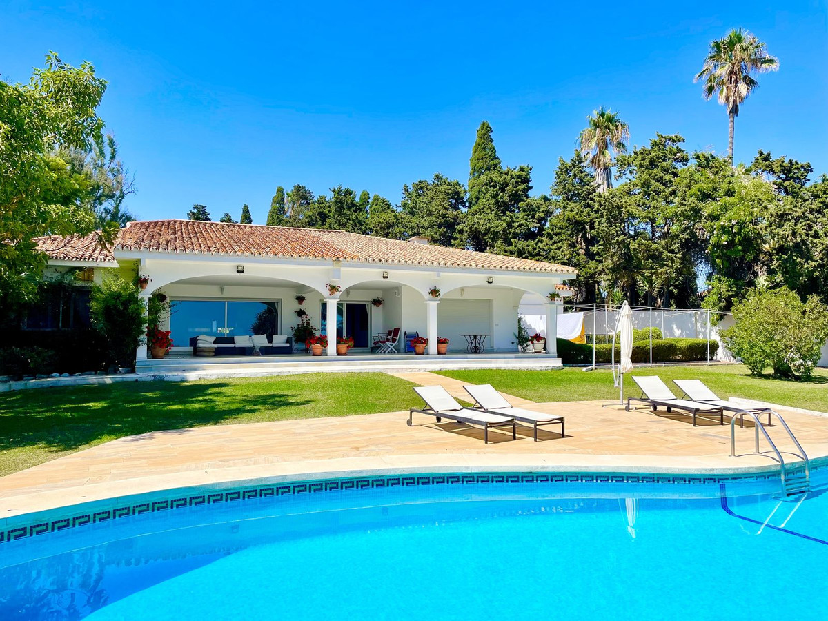 Villa in Estepona
