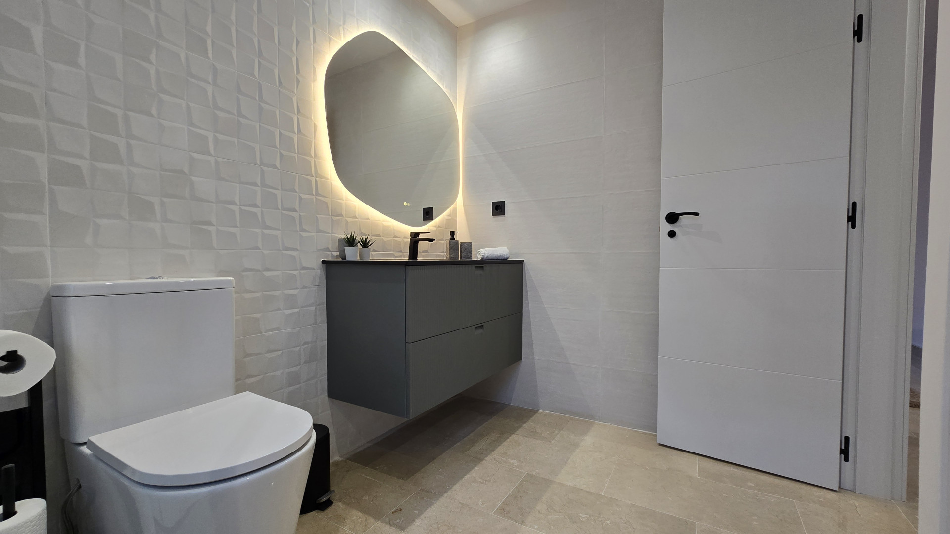 3 Bedroom Apartment in Benahavís - Photo 19