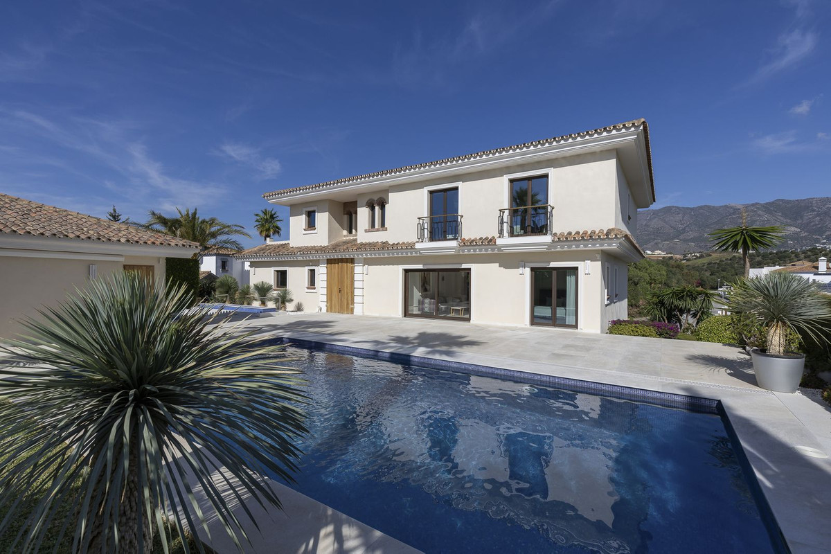 6 Bedroom Villa in Mijas - Photo 12