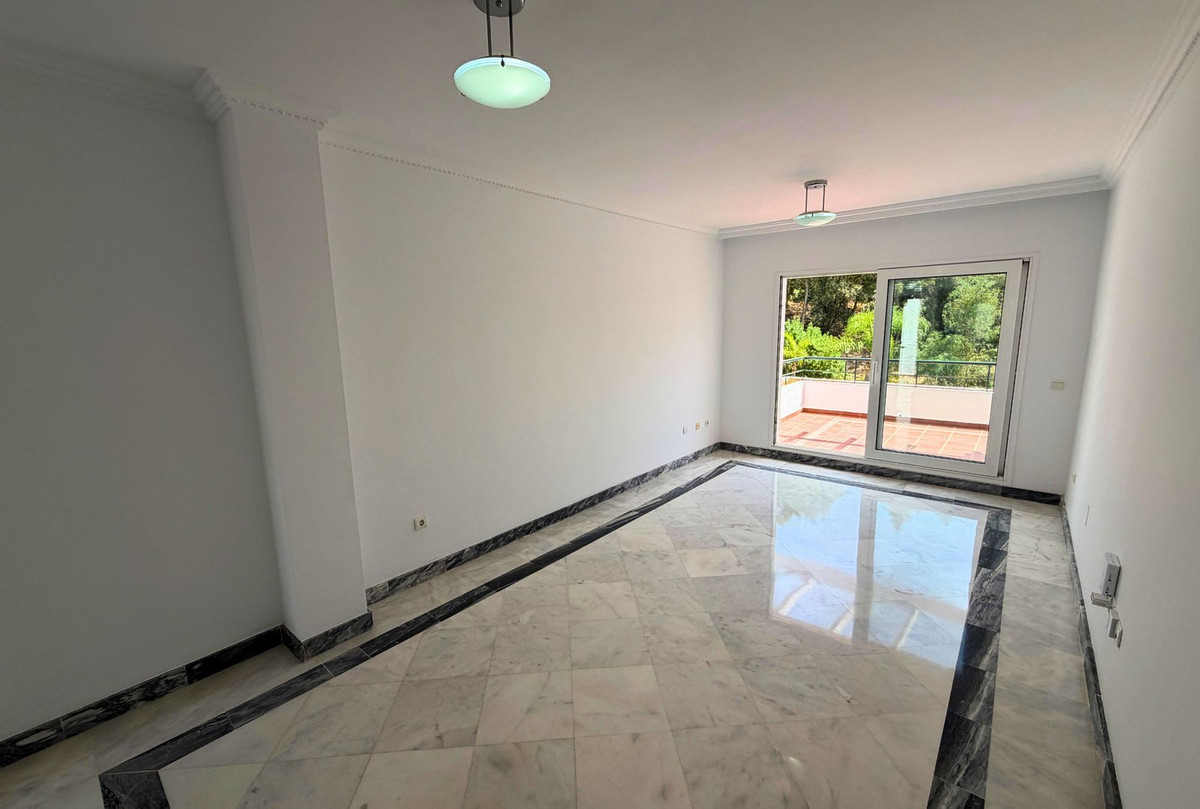 Piso de 2 dormitorios con piscina en Málaga – Foto 11