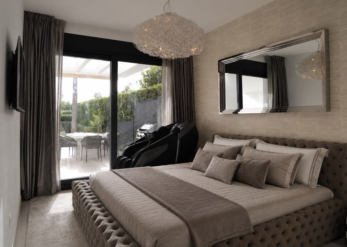 3 Bedroom Apartment in Estepona - Photo 13
