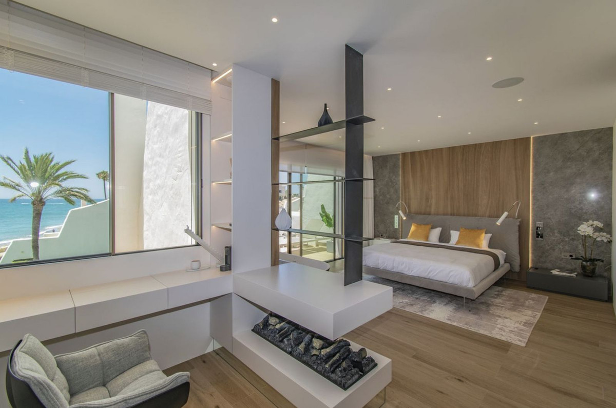4 Bedroom Townhouse in Marbella - Photo 15