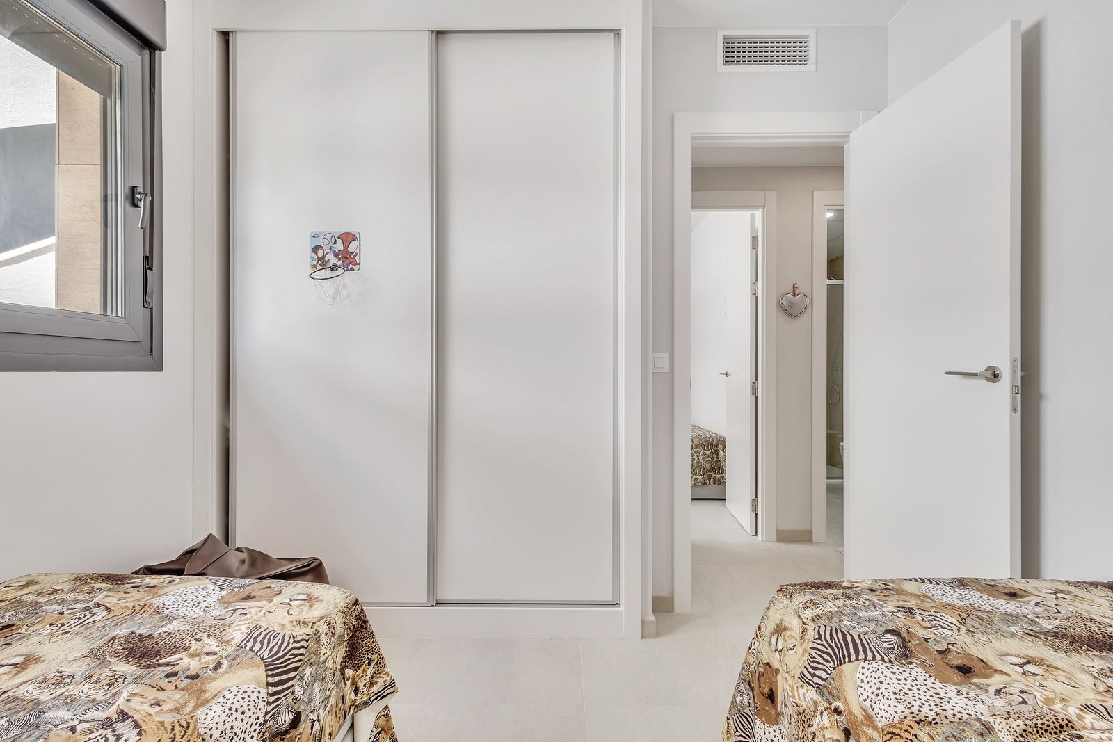 Apartamento com 3 quartos com piscina em Alicante, Espanha – Foto 29