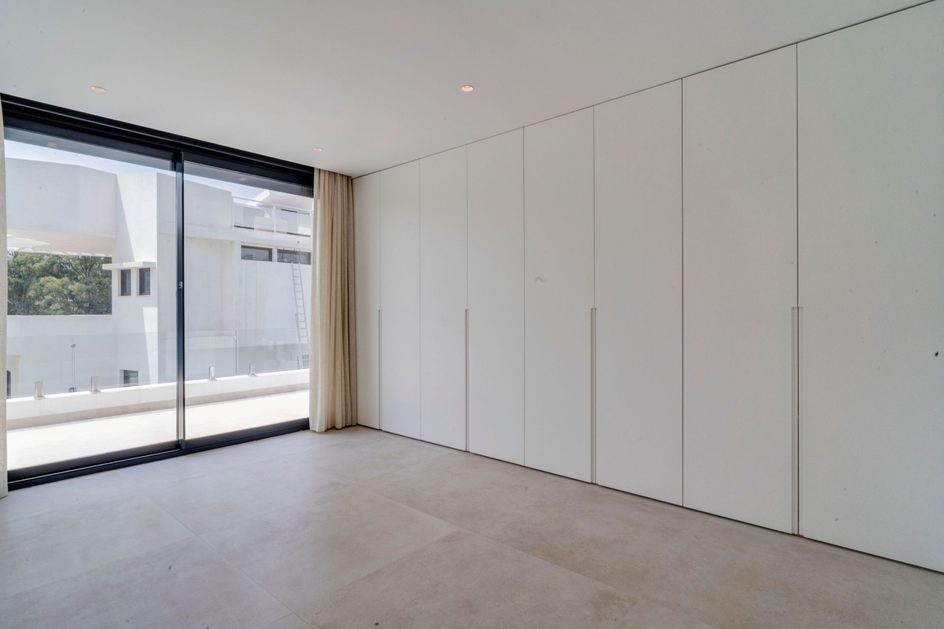 5 Bedroom Villa in Estepona - Photo 35