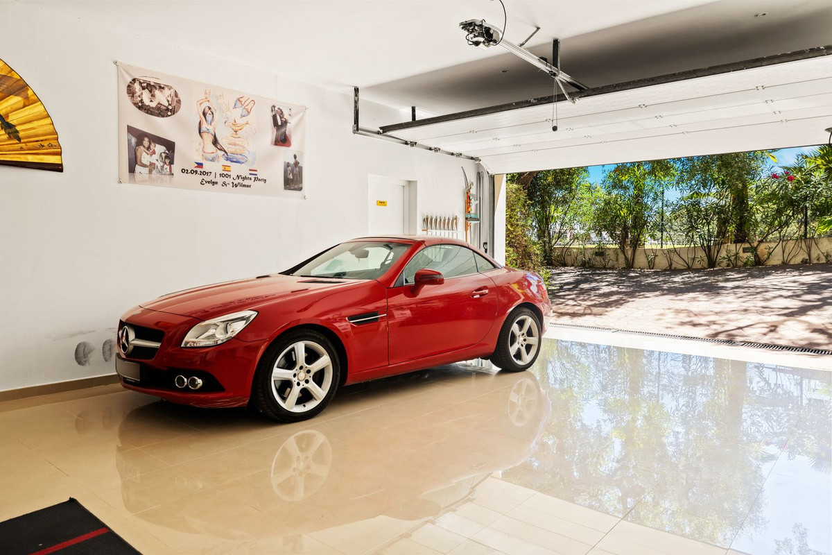 6 Bedroom Villa in Marbella - Photo 42
