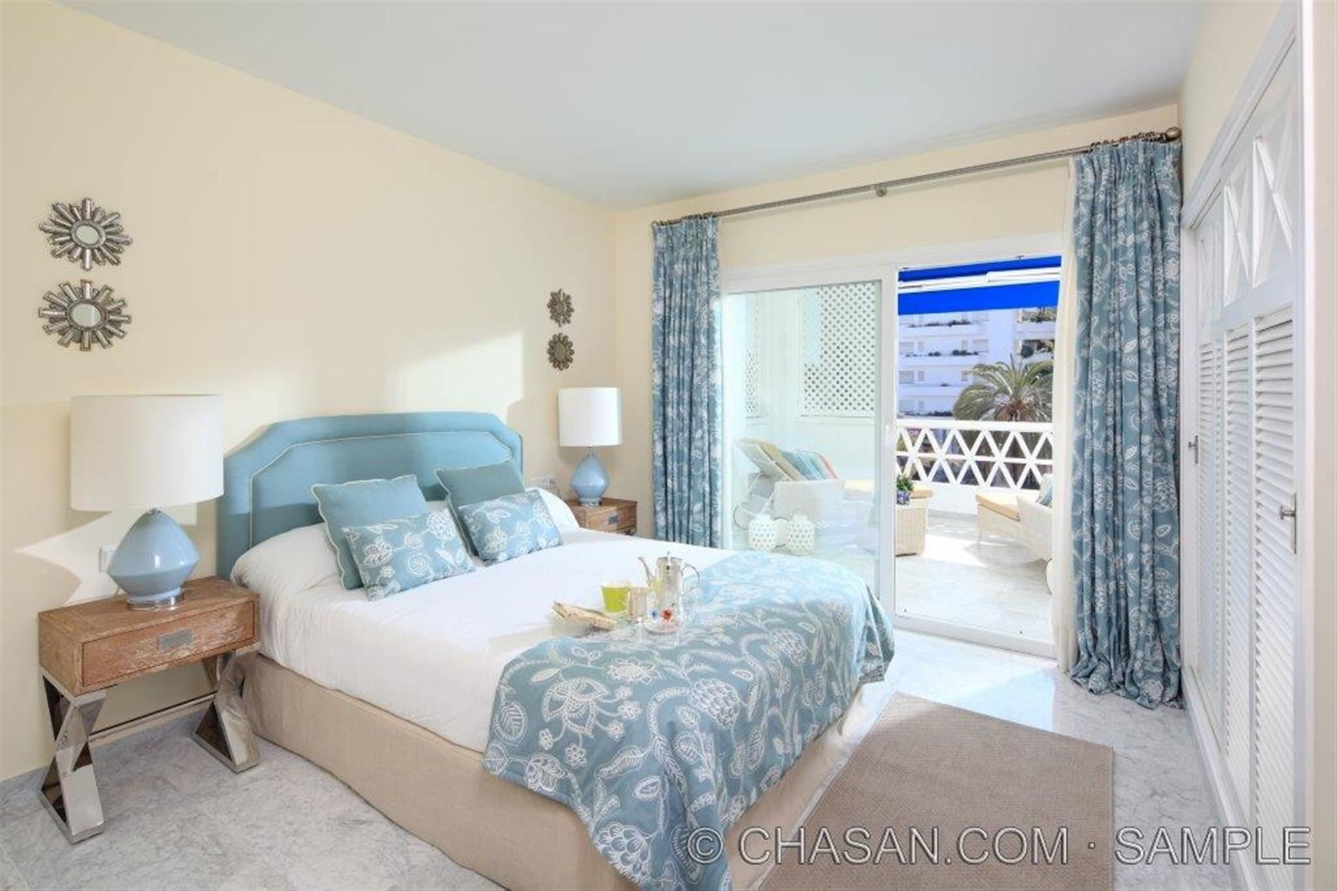3 Bedroom Apartment in Marbella - Photo 4