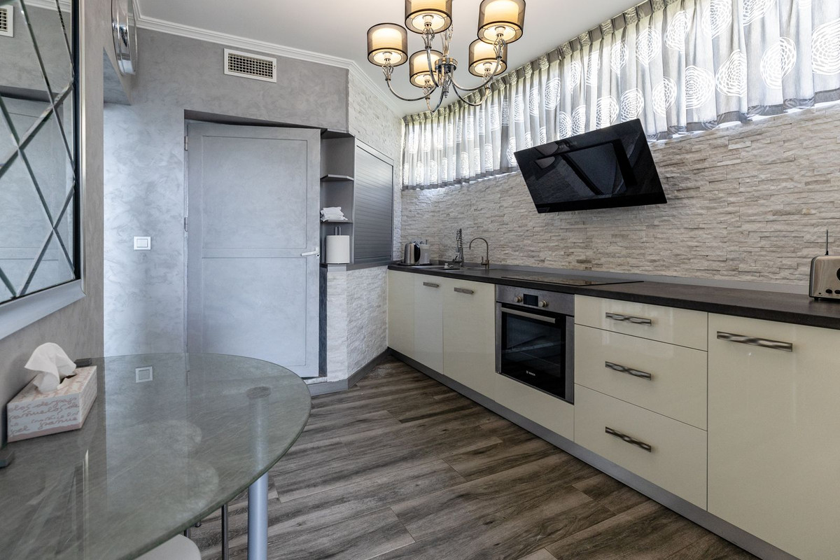 3 Bedroom Apartment in Benalmádena - Photo 9