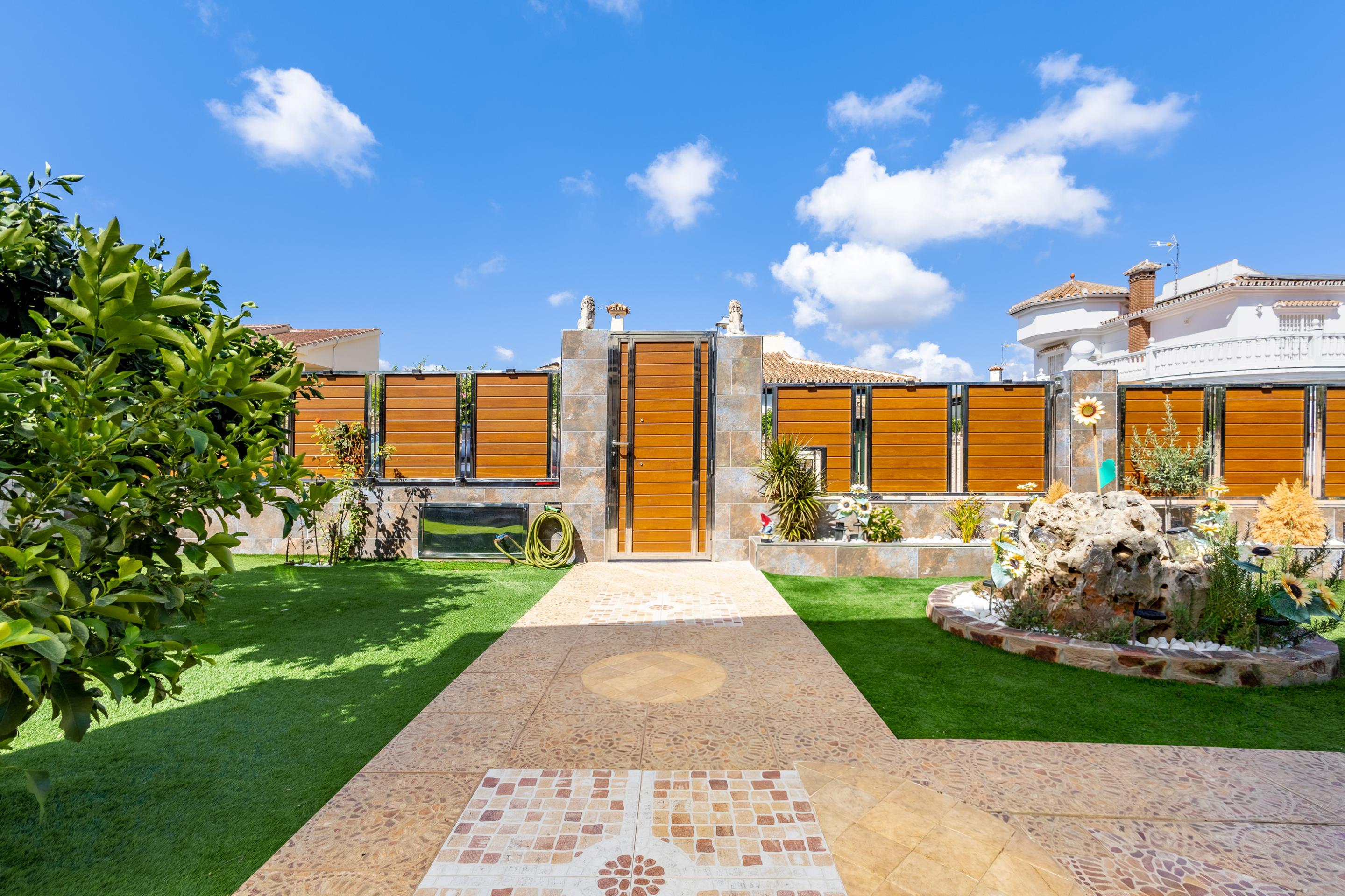 3 Bedroom Villa in Alhaurín de la Torre - Photo 10