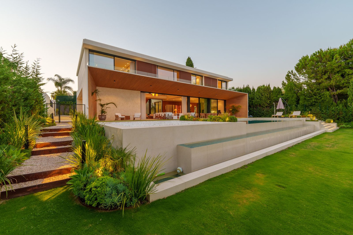 6 Bedroom Villa in San Pedro de Alcántara - Photo 55