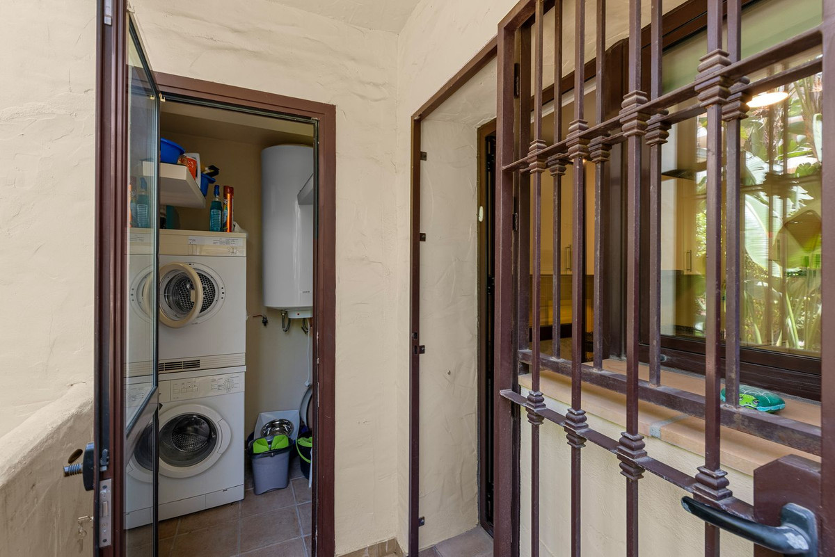 2 Bedroom Apartment in Benahavís - Foto 14