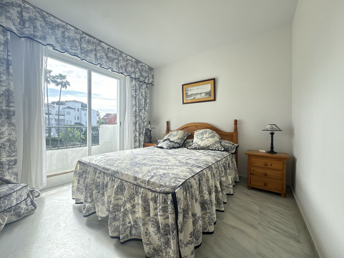 3 Bedroom Apartment in Estepona - Photo 30