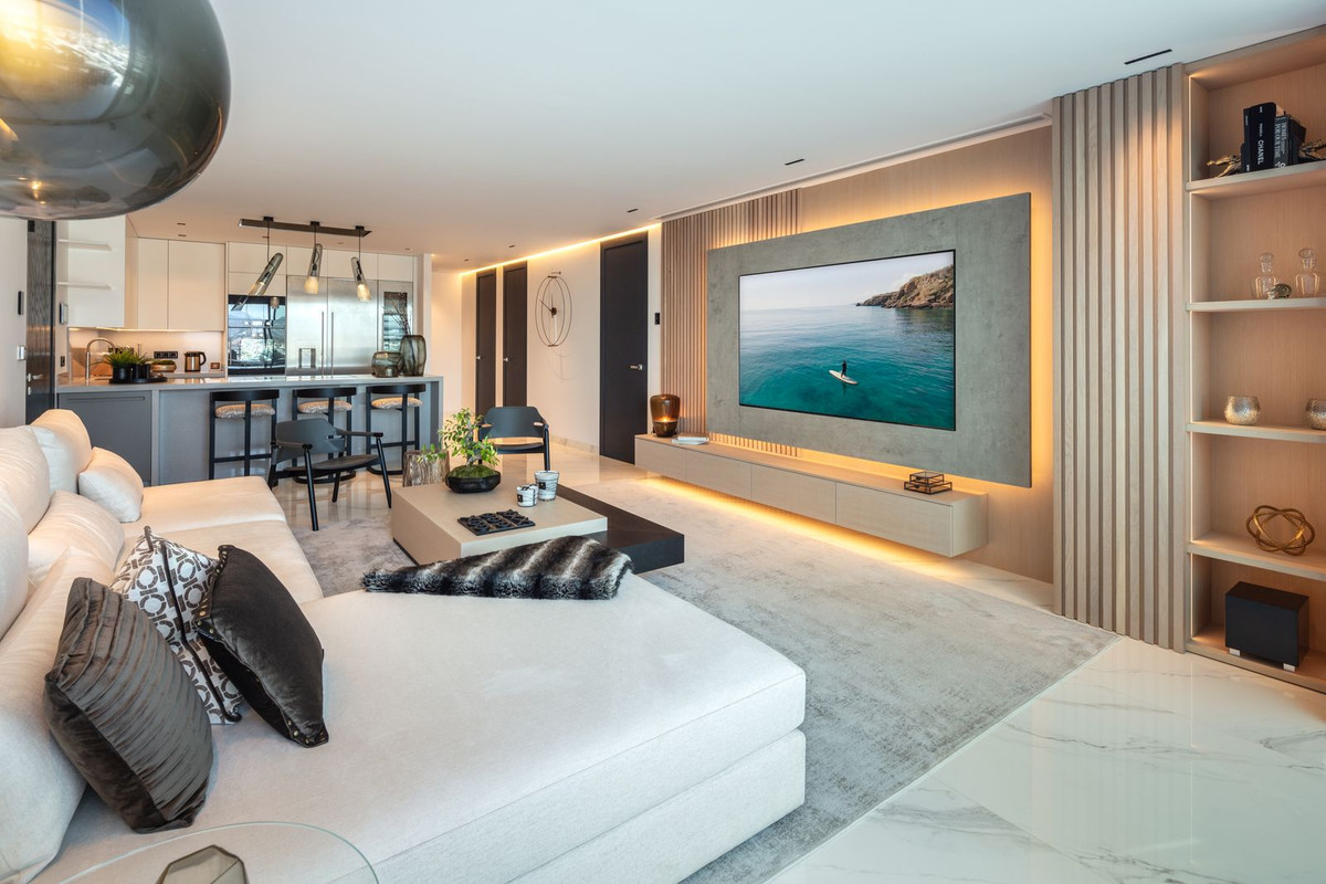 3 Bedroom Apartment in Marbella - Photo 4