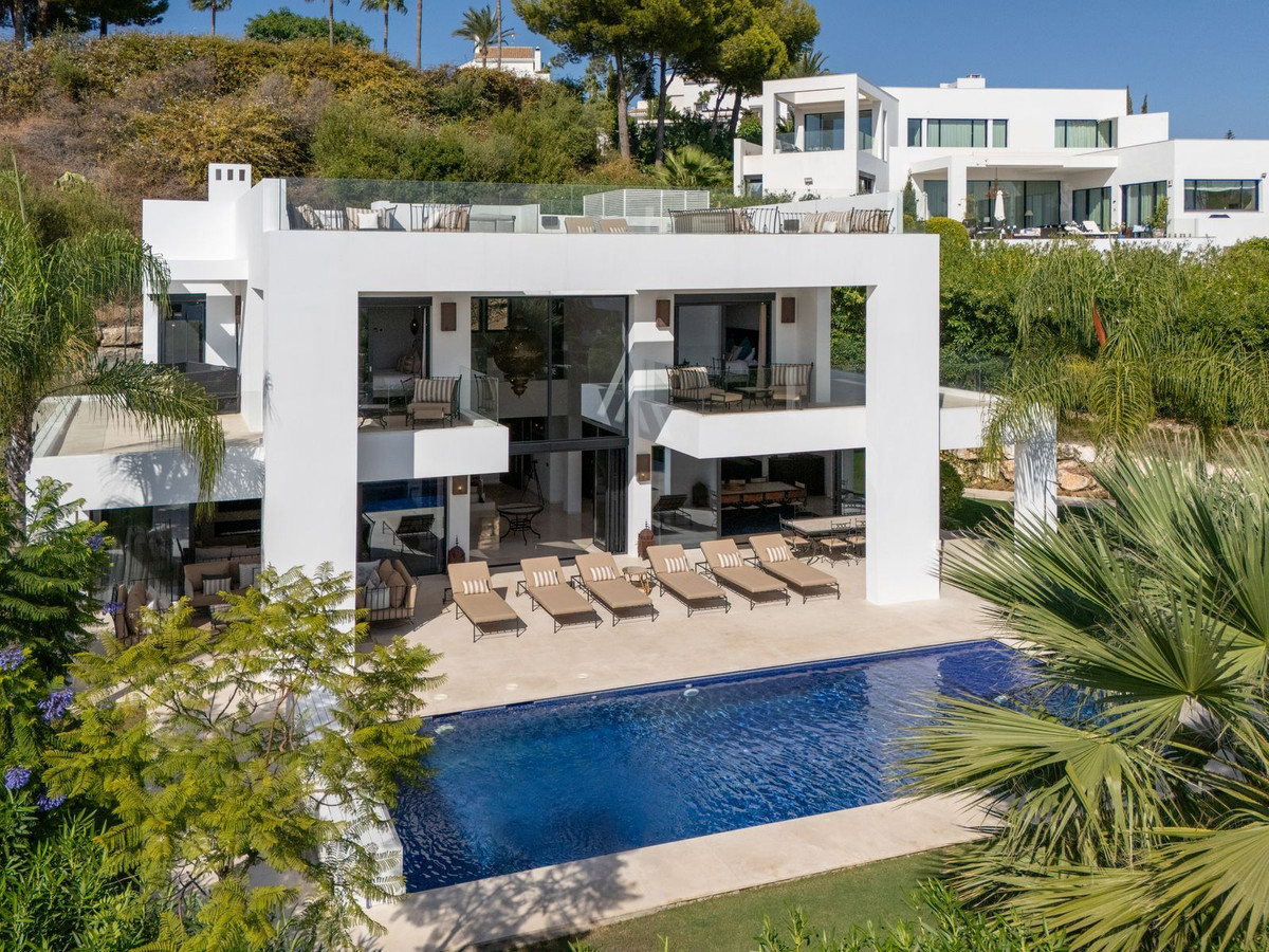 Villa in Nueva Andalucia