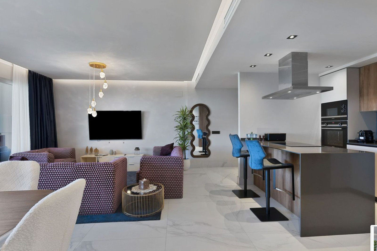 3 Bedroom Apartment in San Pedro de Alcántara - Photo 2
