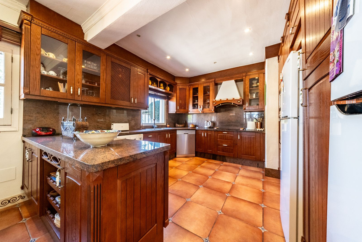 5 Bedroom Villa in Alhaurín de la Torre - Photo 24