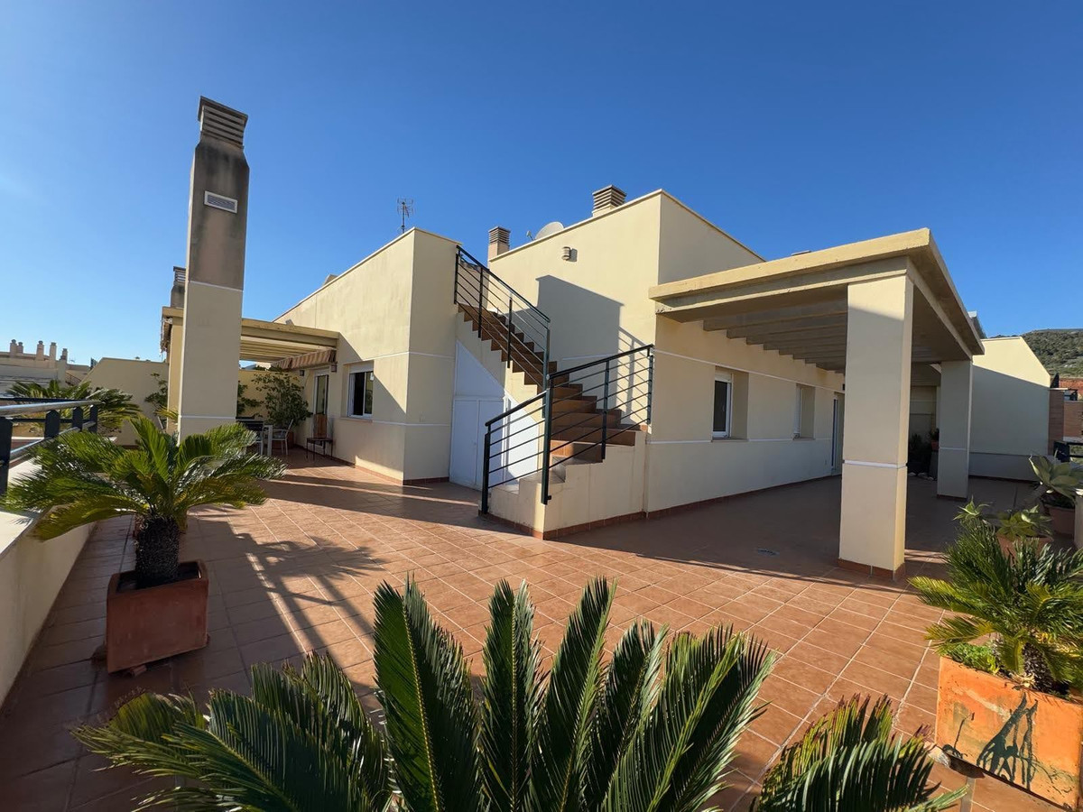 4 Bedroom Penthouse in Torremolinos - Photo 32