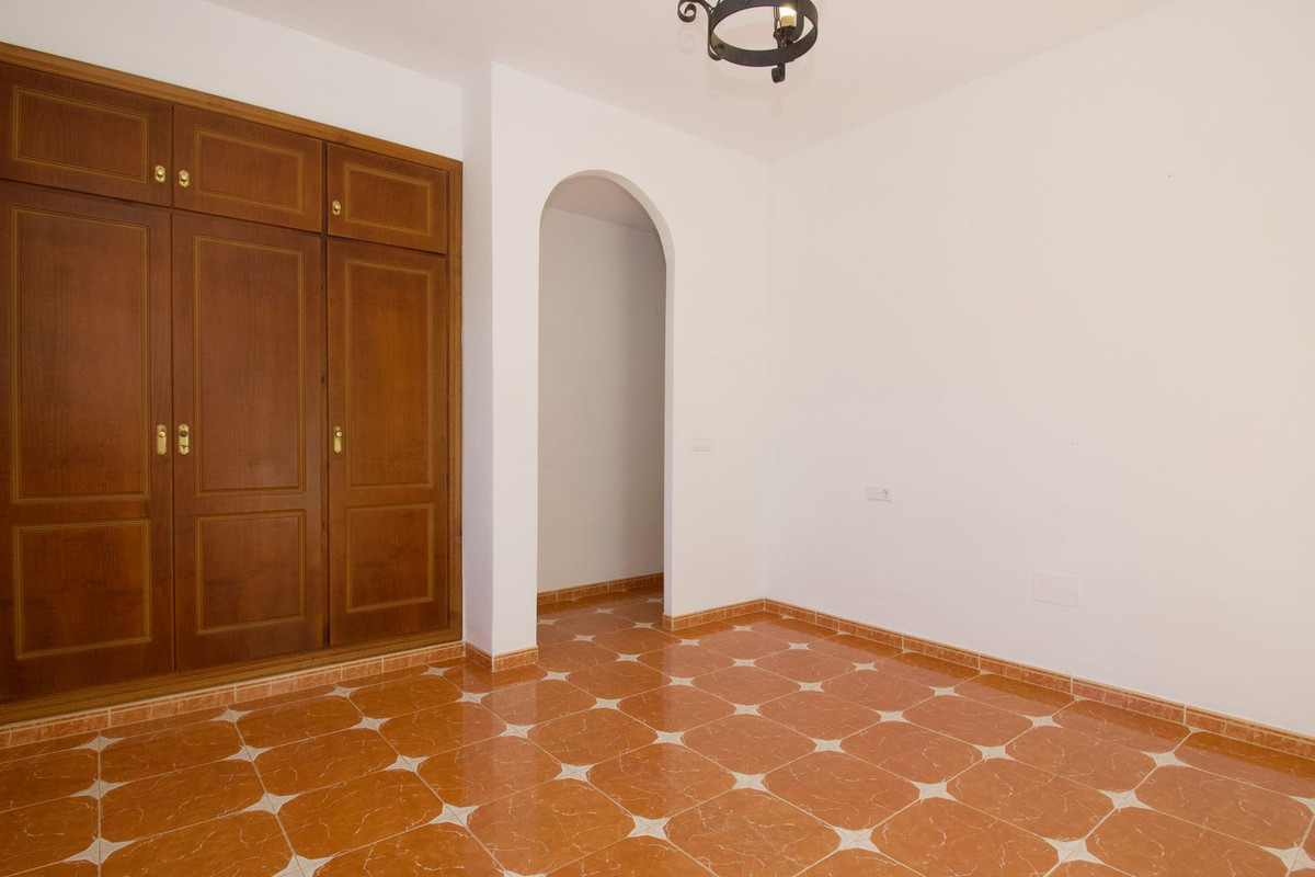3 Bedroom Villa in Coín - Photo 24