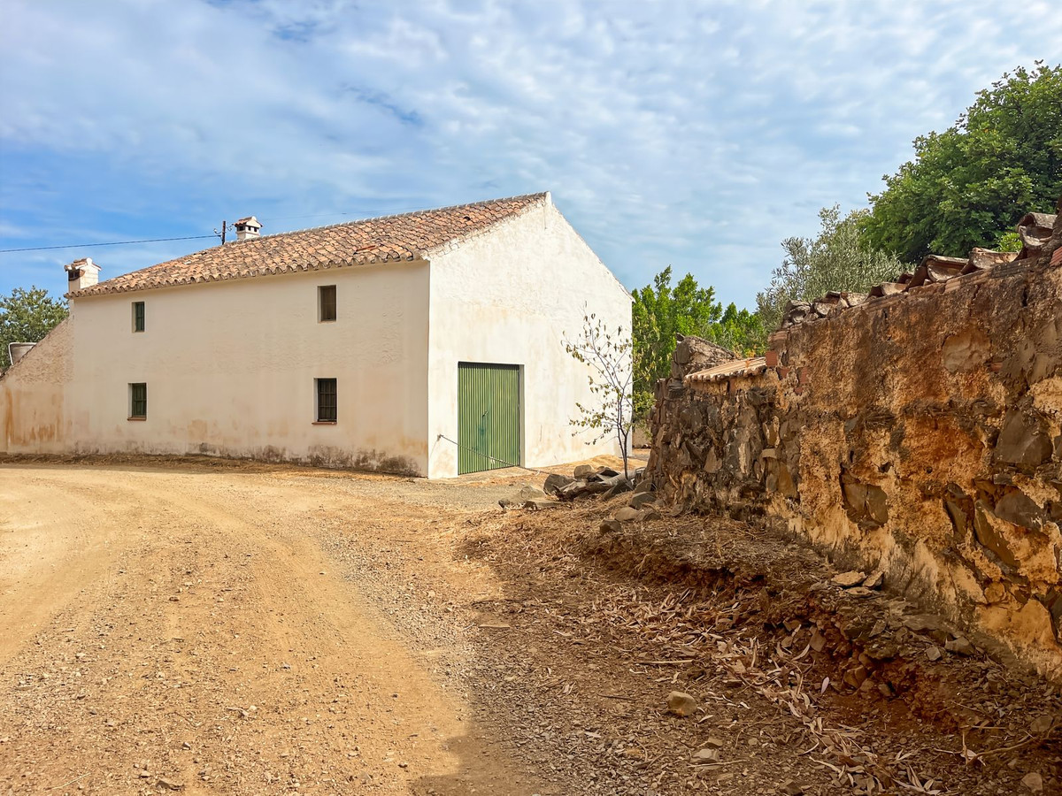 5 Bedroom Country house in Málaga - Photo 18