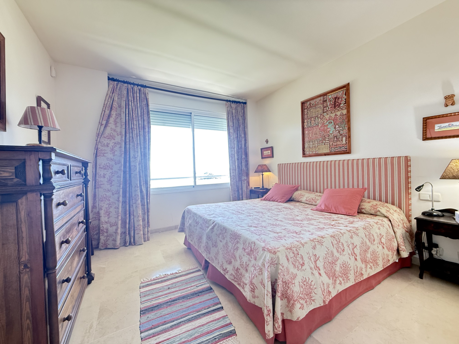 3 Bedroom Apartment in Estepona - Photo 13