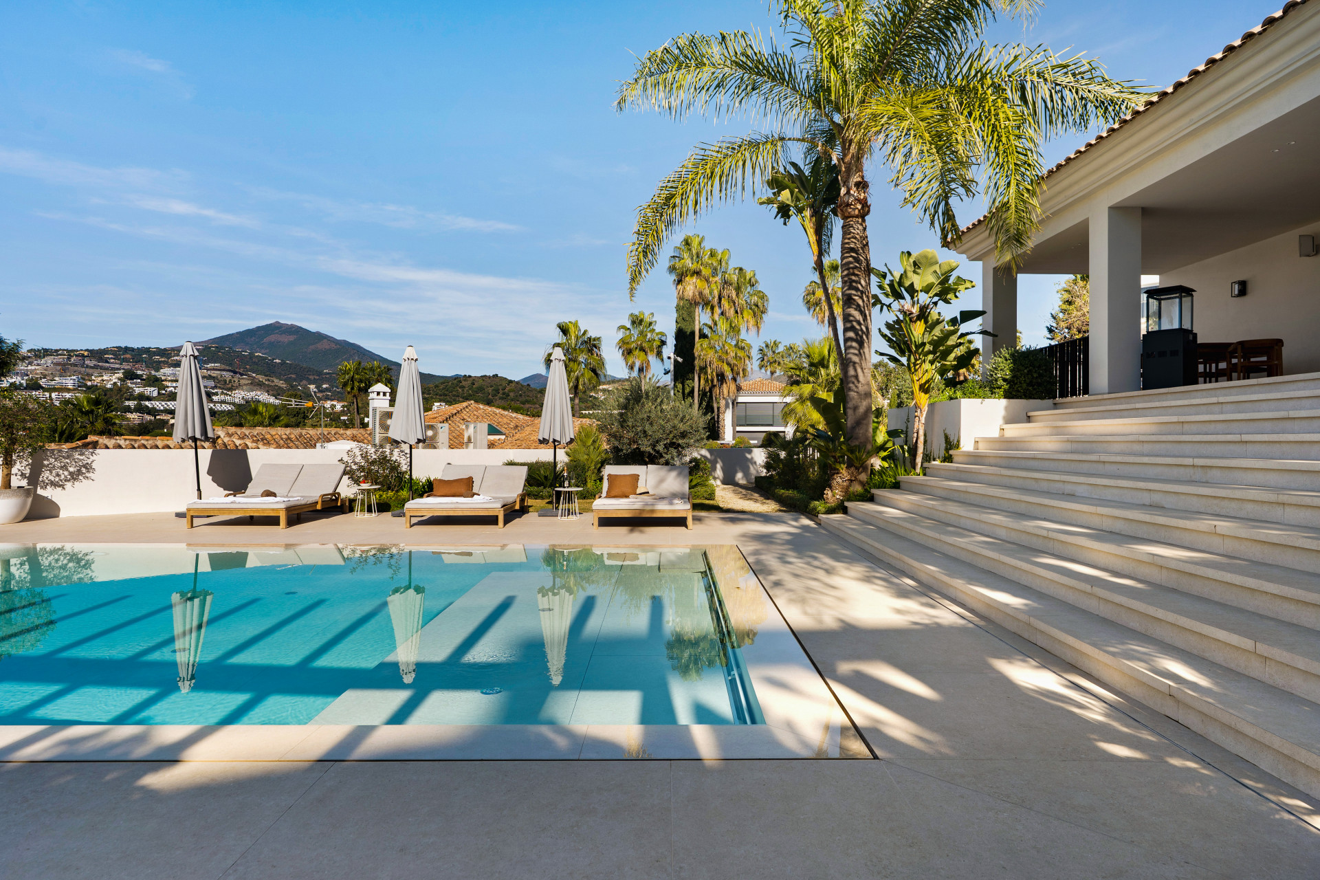 6 Bedroom Villa in Marbella - Photo 18