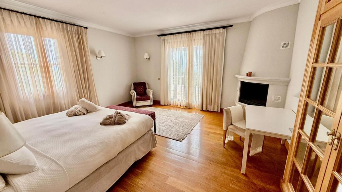 5 Bedroom Villa in Benahavís - Фото 26