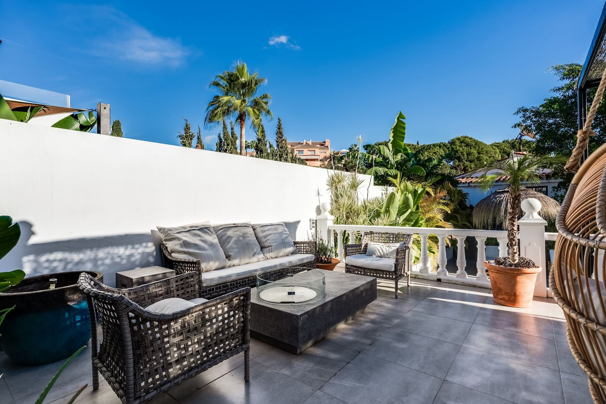 5 Bedroom Villa in Marbella - Photo 39