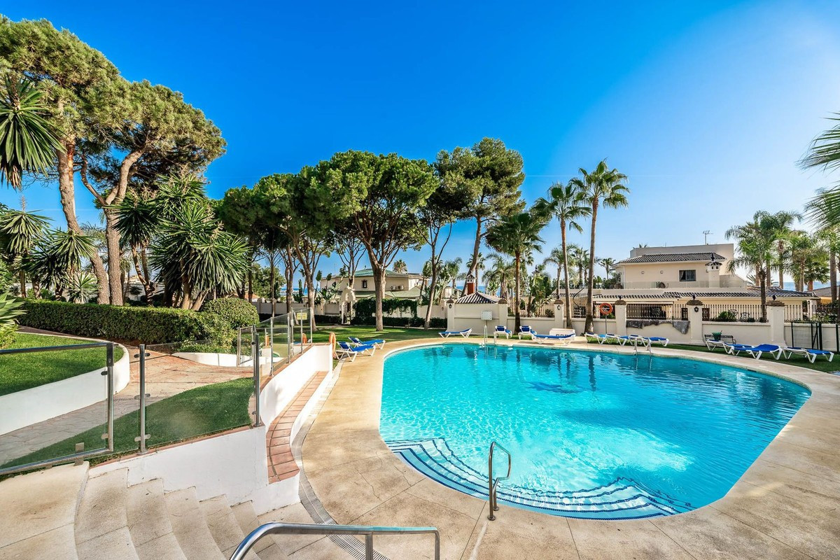 Piso de 3 dormitorios con piscina en Málaga – Foto 6