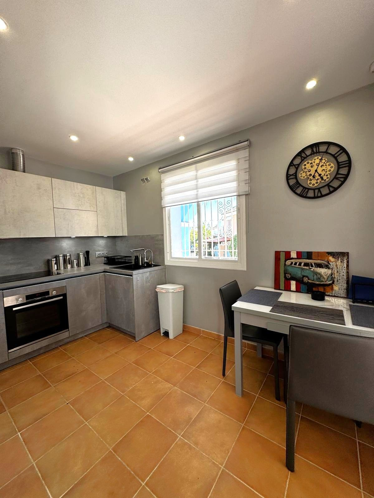 2 Bedroom Townhouse in Marbella - Photo 15