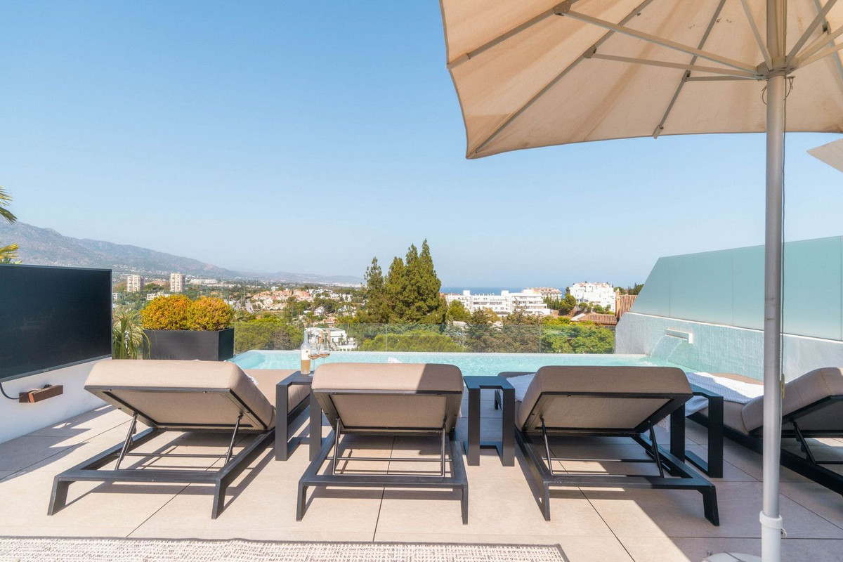 4 Bedroom Villa in Marbella - Photo 46