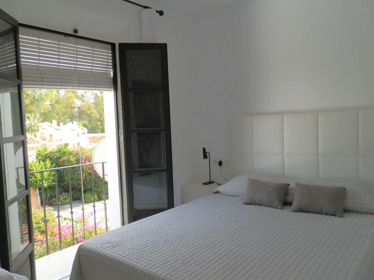 2 Bedroom Townhouse in Marbella - Photo 17