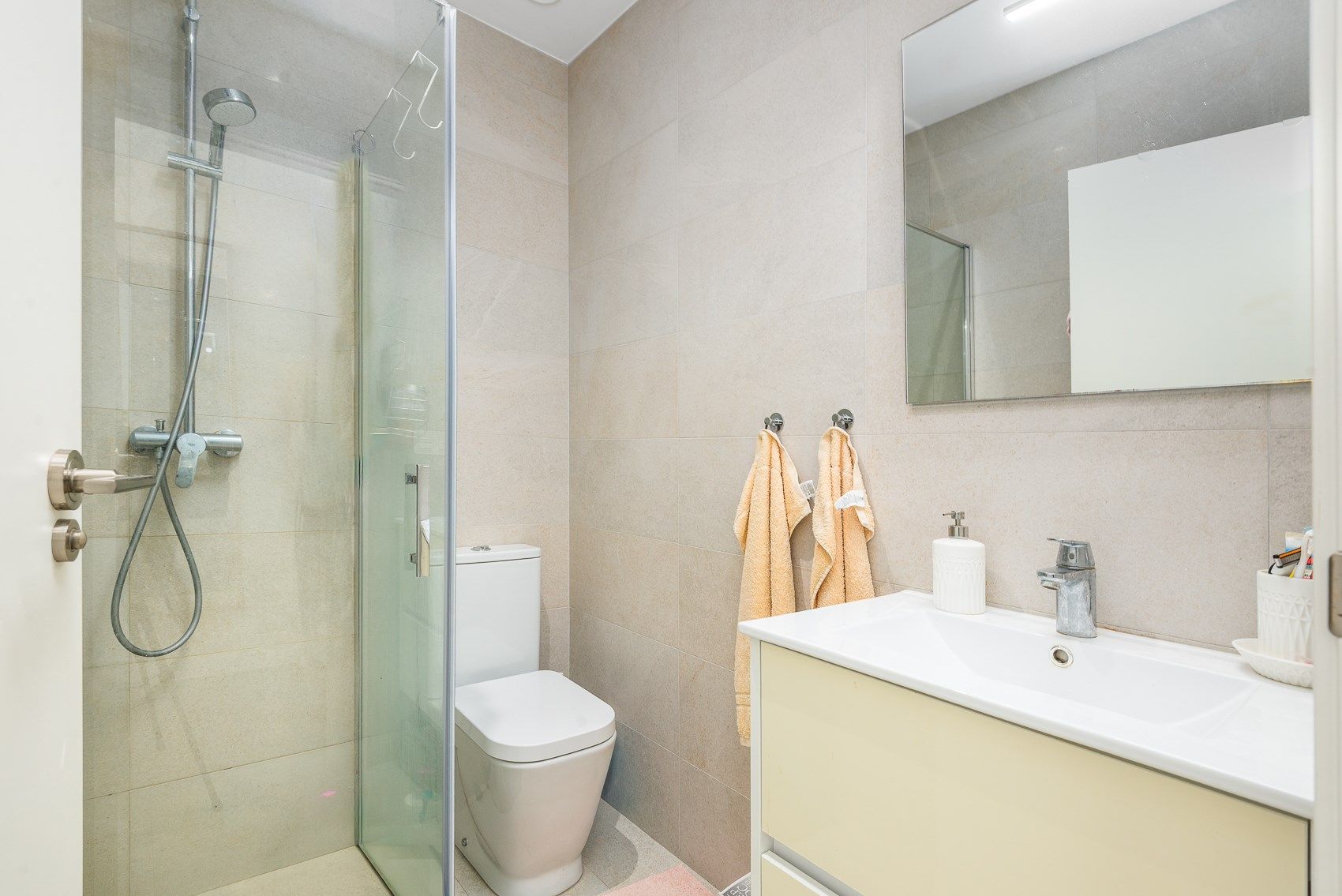 Piso de 2 dormitorios con piscina en Alicante – Foto 25