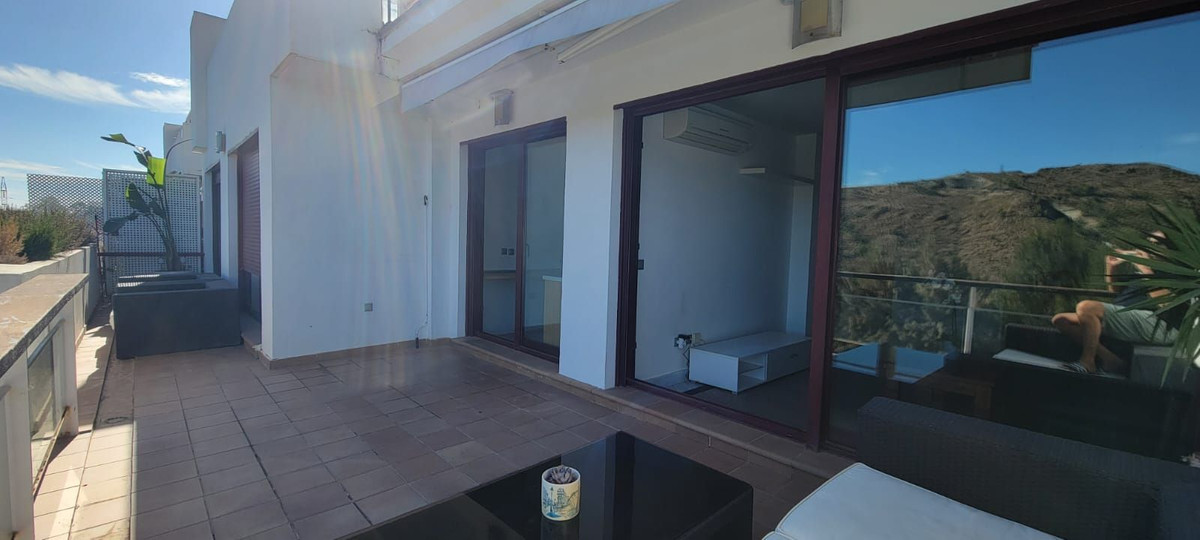 2 Bedroom Penthouse in Benahavís - Photo 62