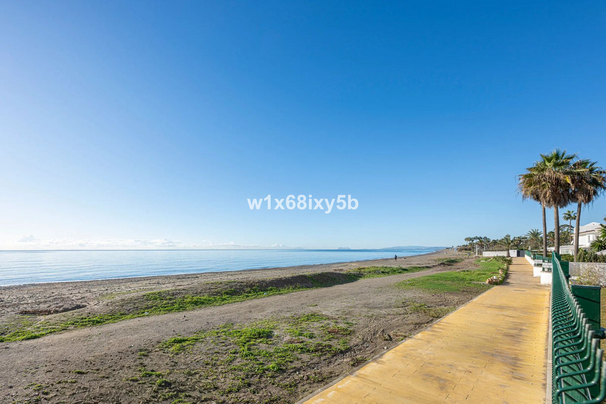 3 Bedroom Townhouse in Estepona - Фото 42