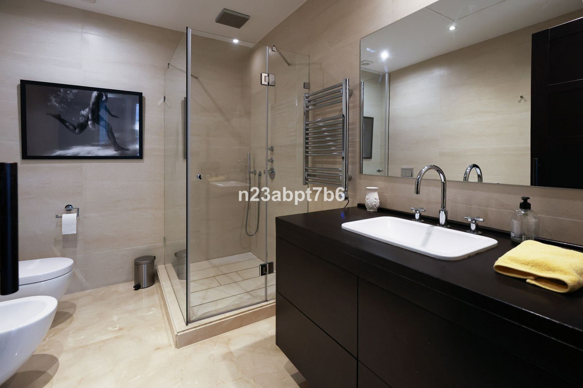 4 Bedroom Villa in Marbella - Foto 23