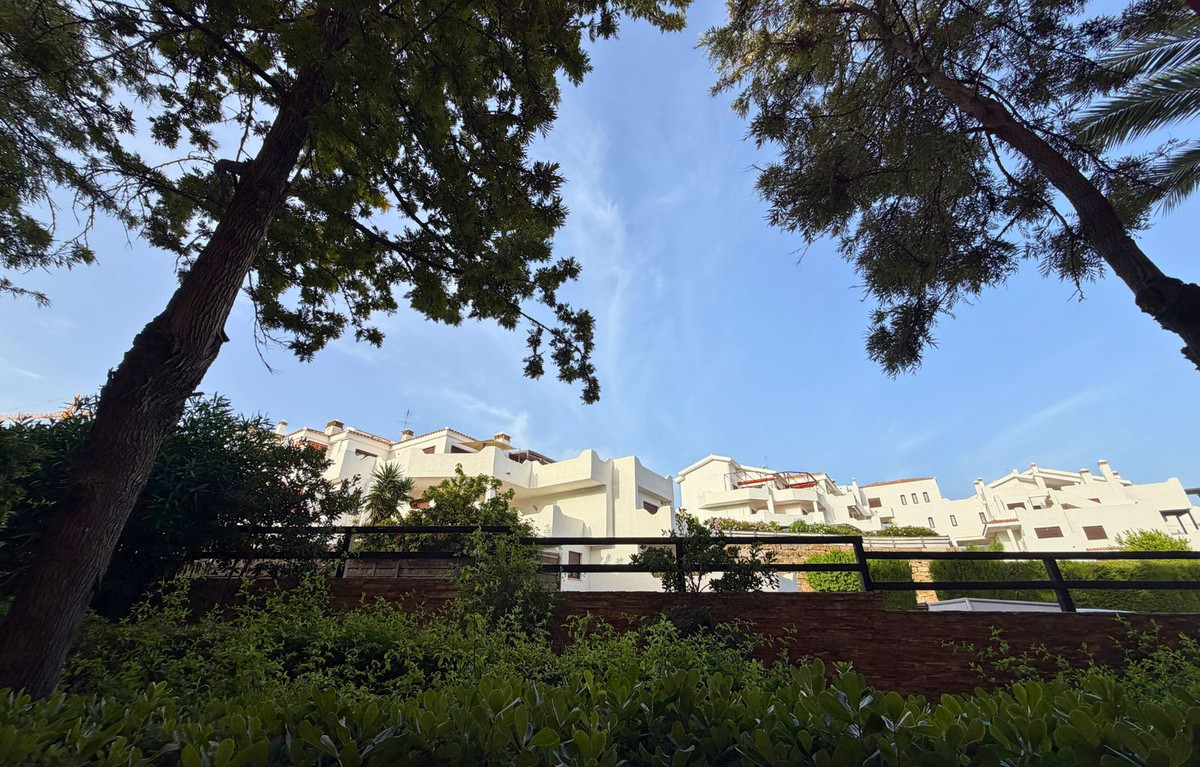2 Bedroom Apartment in Casares - Photo 13