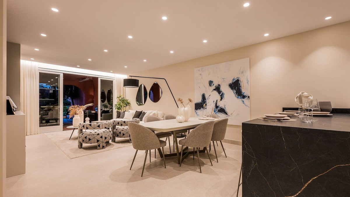 3 Bedroom Apartment in Estepona - Photo 7
