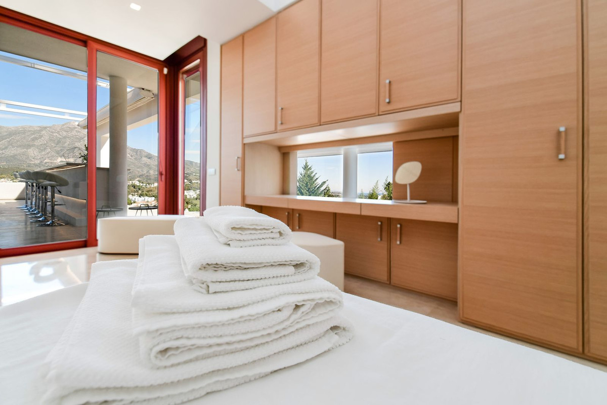 7 Bedroom Villa in Marbella - Photo 7