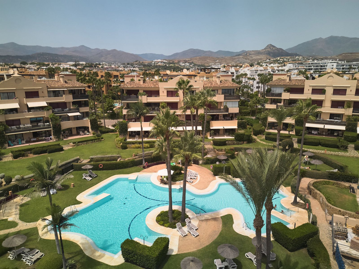 3 Bedroom Penthouse in Estepona - Photo 51