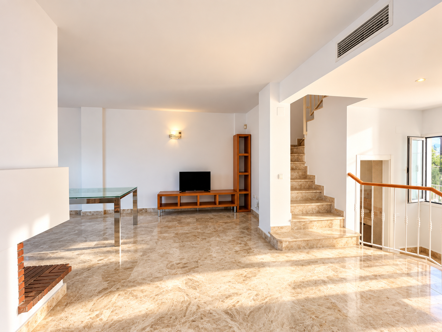 3 Bedroom Townhouse in Marbella - Photo 8