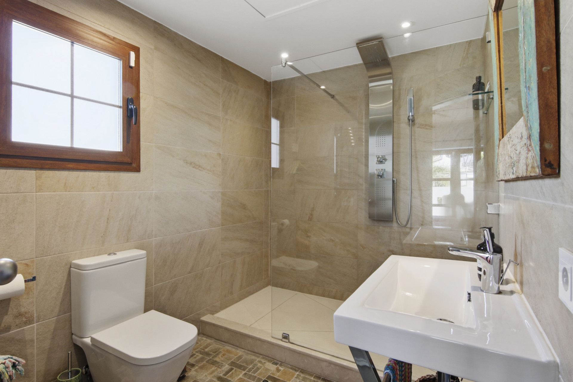 4 Bedroom Villa in Marbella - Photo 17
