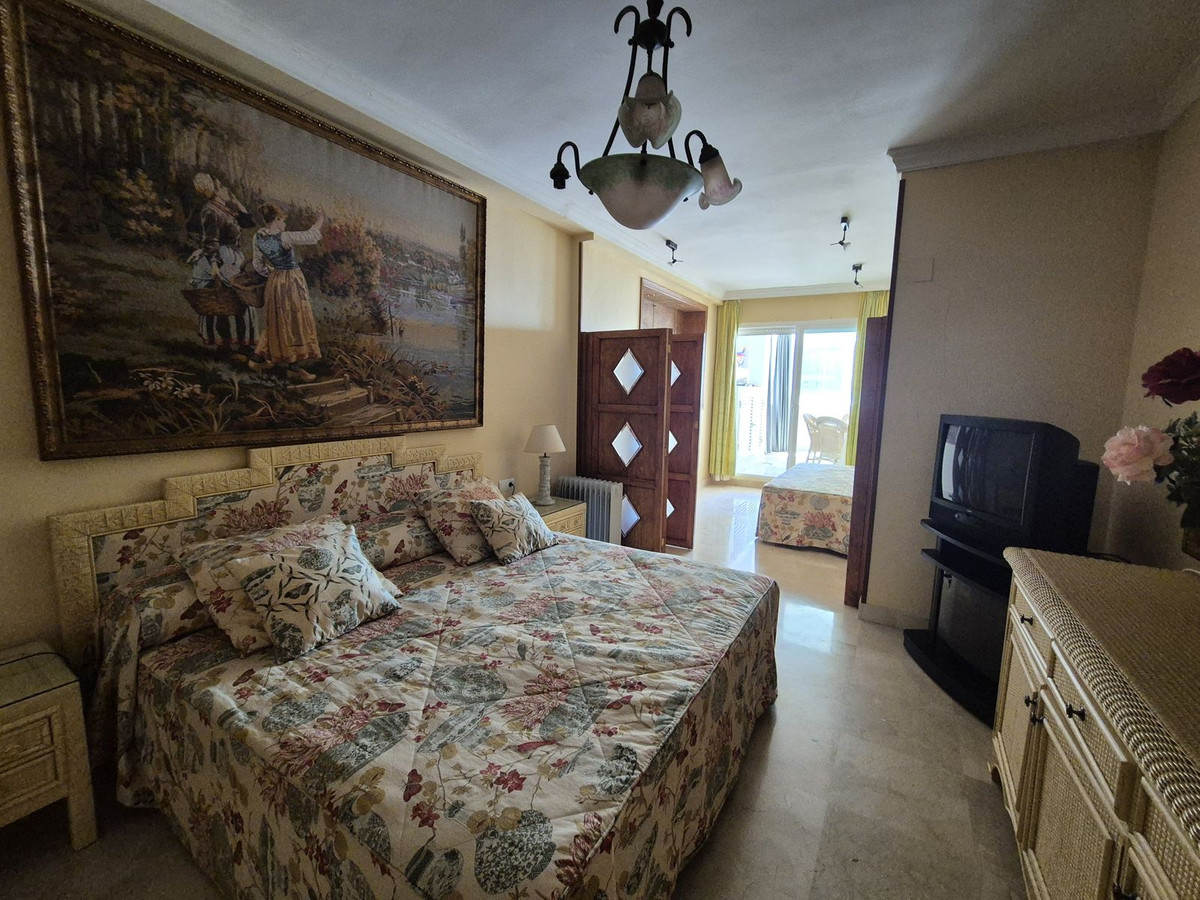 2 Bedroom Apartment in Marbella - Photo 5