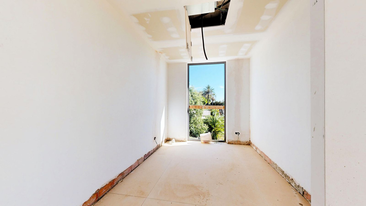 6 Bedroom Villa in Marbella - Photo 20