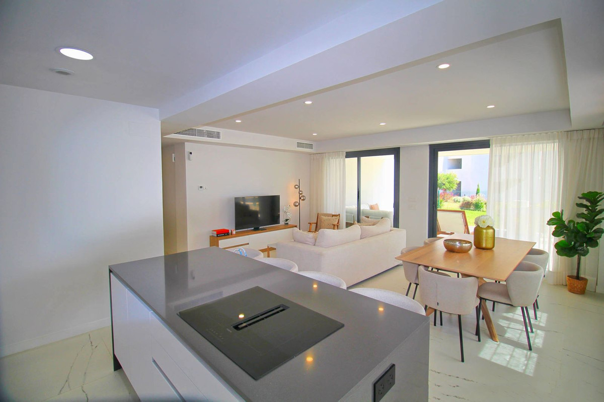 3 Bedroom Apartment in Casares - Photo 4