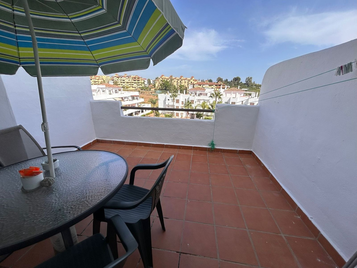 2 Bedroom Penthouse in Estepona - Photo 3