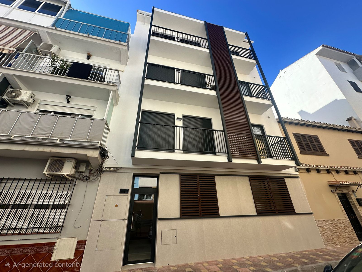 2 Bedroom Apartment in Fuengirola - Photo 2